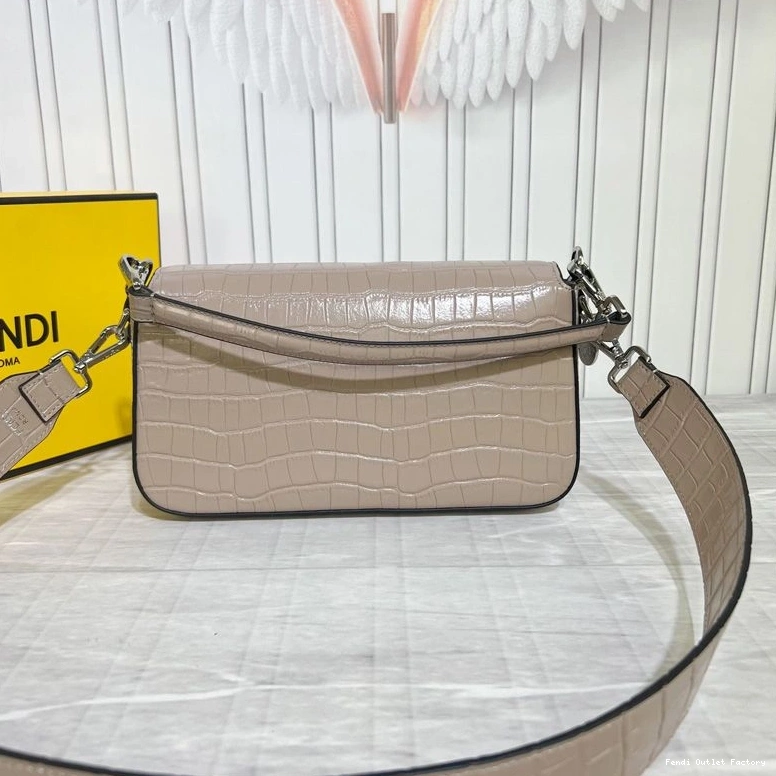 Vintage HOT Baguette Medium Fendi Crocodile Leather In Tiffany Khaki Bag 0716